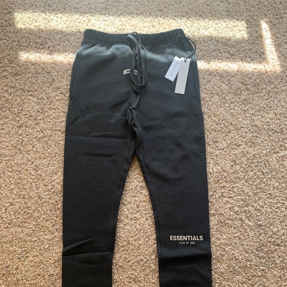Fear of God Essentials Sweatpants - Picture 2 of 4